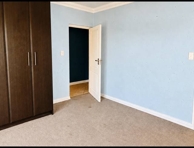 3 BEDROOM TOWNHOUSE FOR SALE IN VANDERBIJLPARK SE 2